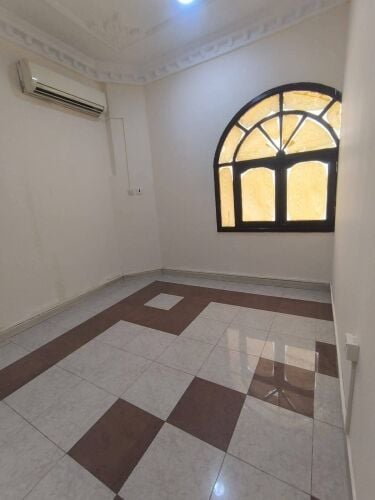 بجوار مسجد عمر بن الخطاب