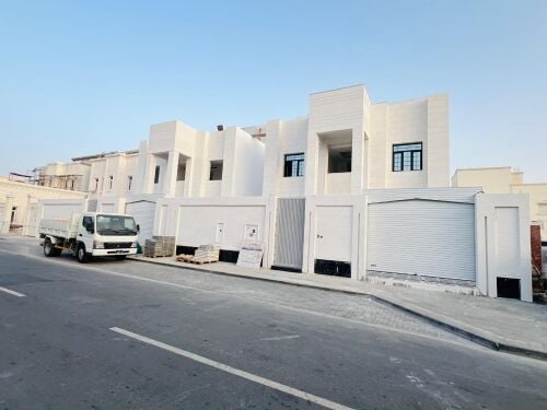 للبيع فلتين في الوكير مساحة450 مت