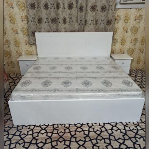 سرير مزدوج مع مرتبة للبيع