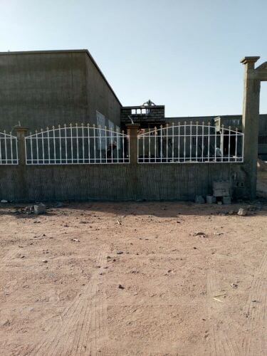 نقوم بجميع الحدادة ترتيب وتركيب ا