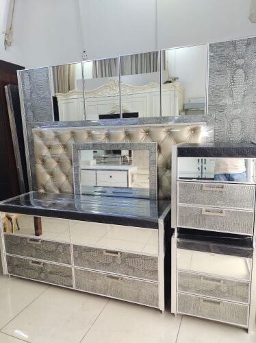 sell Bedroom set. bed 180/210