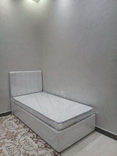 Bed and mattress