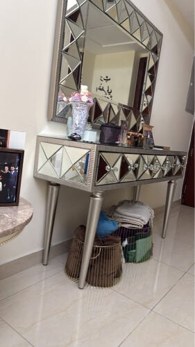 طقم مراية وطاولة كونسول فخم