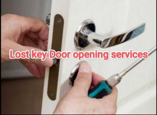 تركيب وصيانة الأقفال، وفتح الأبوا