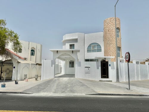 فيلاعلى الإسكان 4 غرف +غرفة 