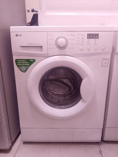 غسالة ملابس إل جي ذات باب أمامي ل
