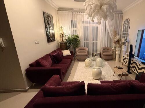 كنب طاولة طعام لامب ريش طاولة وسط