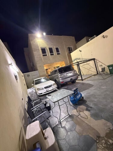 للبيع فيلا في منطقة ام العمد