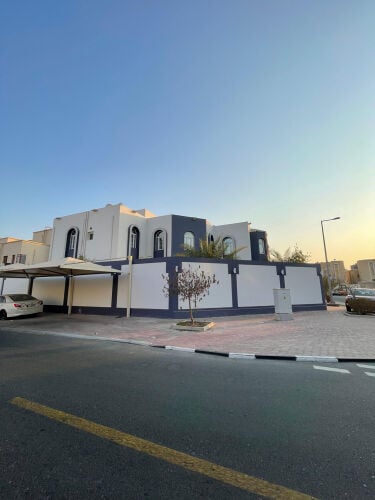 عين خالدللبيع فيلا علي شارعين568م
