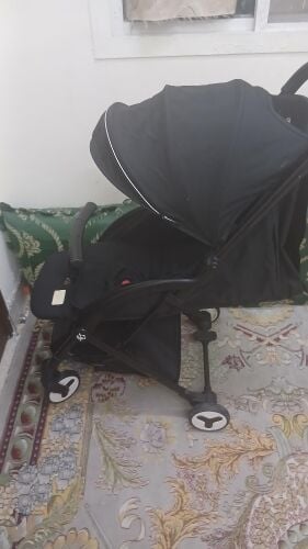 عربة أطفال خفيفة للسفر