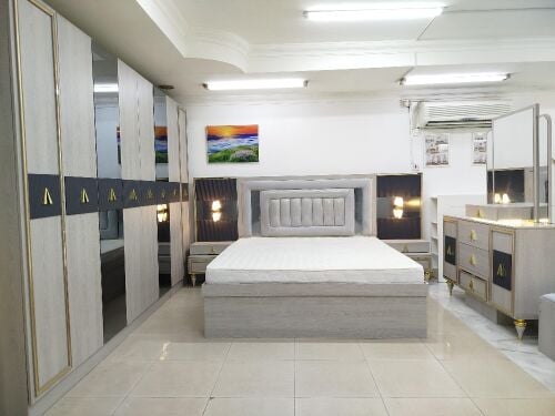 FOR SALE KING SIZE LUXURY BEDROOM