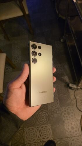 Samsung Galaxy S23 Ultra Dot