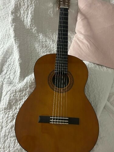 brand new guitar YAMAHA C40 + bag