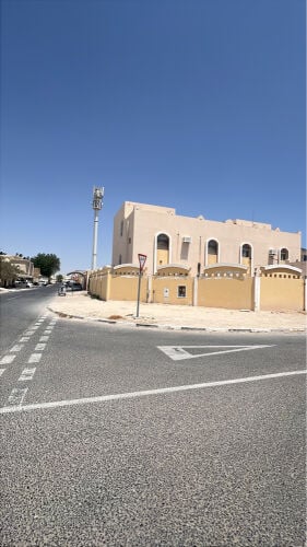 للايجارفيلا بام صلال محمد