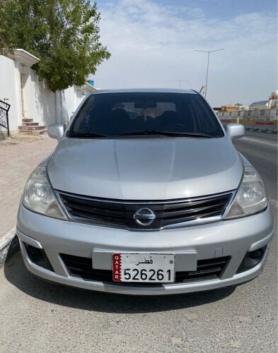 nissan tiida 