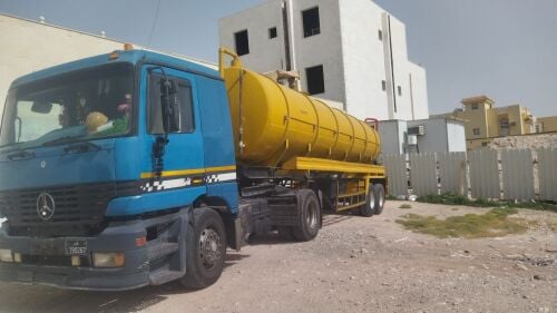 سيارة تانكر سحب مجاري الصرف الصحي