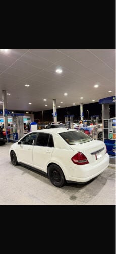 Nissan Tita