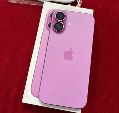 iPhone 16 pink