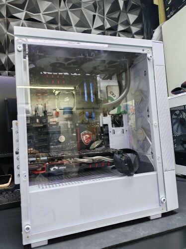 Gaming pc with monitor