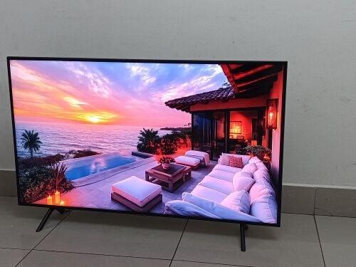Samsung 65 inch Smart 4k with box