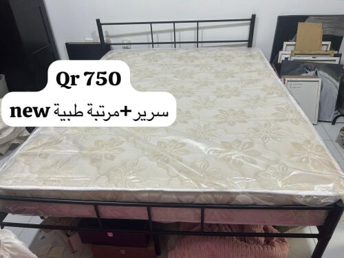 سرير + المرتبة في حاله ممتازه 