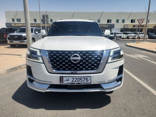 Nissan Titanum V8