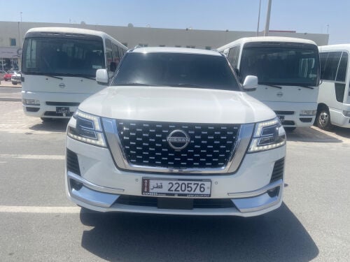 Titanium 2023 V8 white 