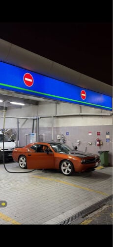 challenger SRT8