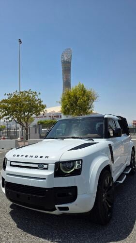 Land Rover Defender..