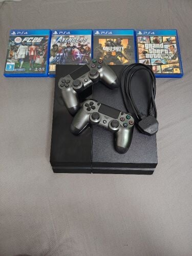 Ps4 in exelent condition nagotiable
