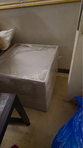 طاولة رماديه للبيع