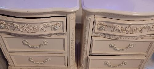 للبيع