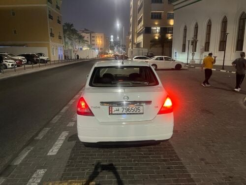 NISSAN TIIDA 2011