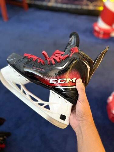 CCM JETSPEED FT870 SENIOR ICE HOCKY