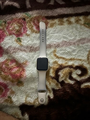 ساعة أبل 8
