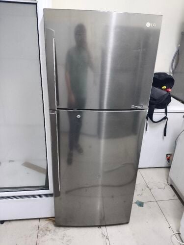 ثلاجة إل جي بحالة جيدة