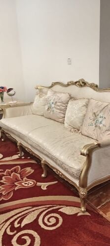 طقم كنب كبير للبيع