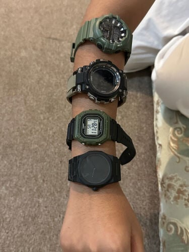 Watches : 4 pieces for 150 riyals ,