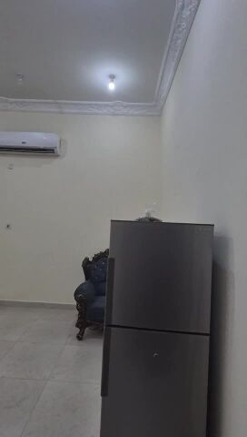 شقة غرفة صالة حمام مطبخ مكيفات شا