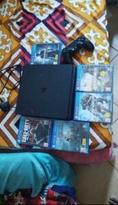 ps4 slim 500gb in great condition
