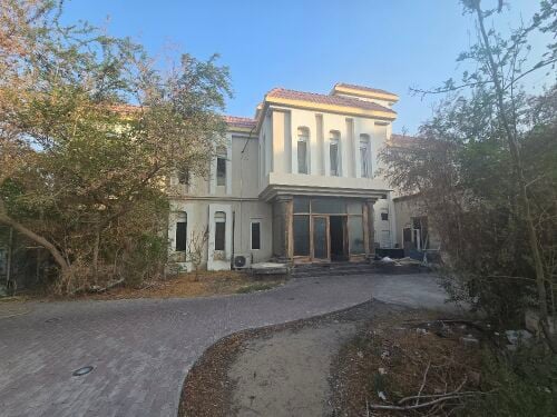 For rent residential villa employee
