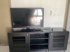 TV table with Lg tv