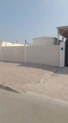 للبيع بيت قريب البحر ابوظلوف