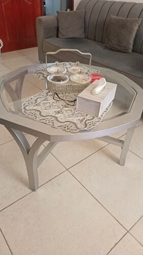 طاولة للبيع