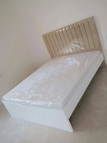 Bed and mattress