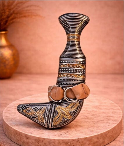 Arabic dagger (khanjar)