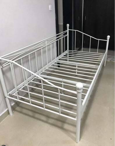  Iron bed (Singular)Used