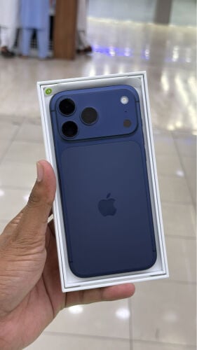 17 Pro Max 512 Gb still in warranty