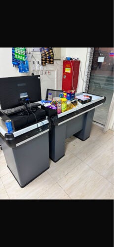 Cashier table