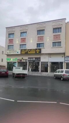 للبيع سوق تجارى فى معيذر